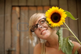 girl with sunflower