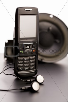 Speakers system on cellphone