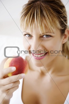 eating peach
