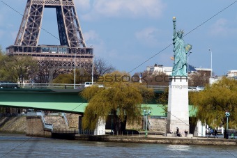 Statue of liberty and Eiffel tower in Paris