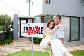 Lovely couple saling their house