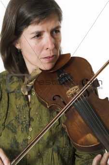 woman playing violon