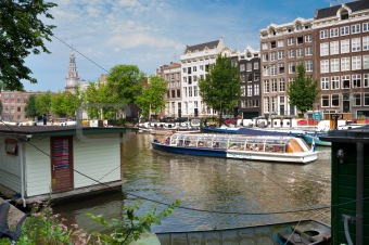 authentic amsterdam houses