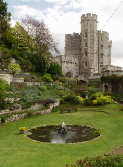 Garden in the Windsor Castle. Edward tower