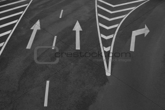 Arrow signs and other road markings