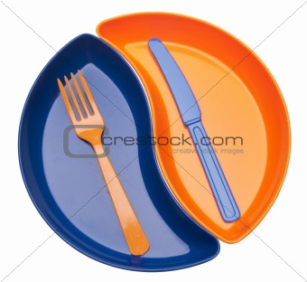 Yin Yang Shaped Plastic Dishes with Silverware