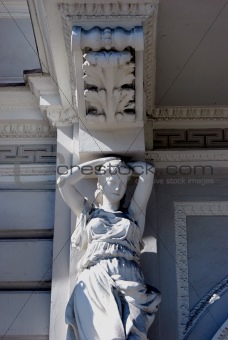 statue of women