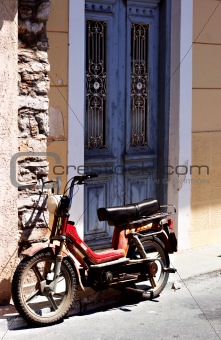 Old rusty motorbike in Samos