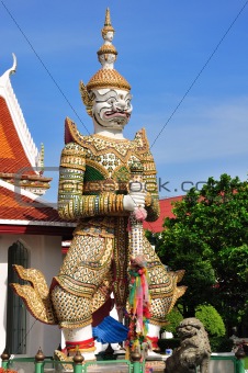 giant symbol, Wat Arun temple 