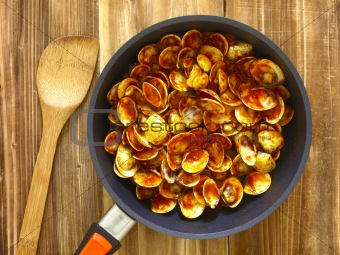 pan of chili clams