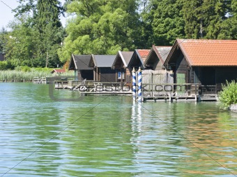 houses at the lake
