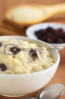 Delicious Rice Pudding with Raisins