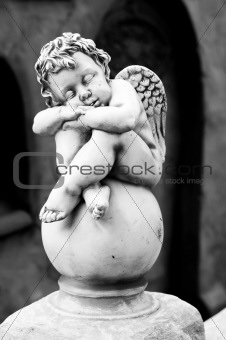 Statue in the form of the angel