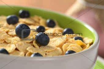 Sweet Corn Flakes with Blueberries