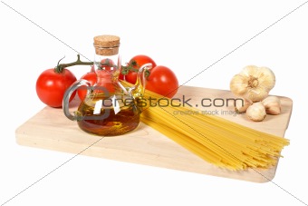 Tomatoes, olive oil, garlic and spaghetti