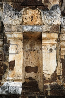 looted temple sukhothai thailand