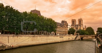 Seine river and Notre Dame de Paris cathedral.