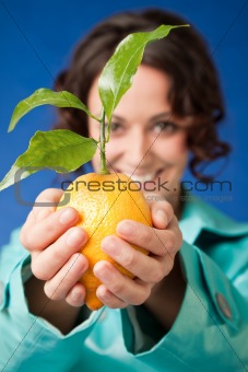 lemon hands woman