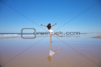 dancing woman at Castilnovo beach