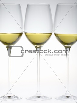 wineglasses with white wine