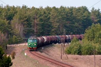 Freight fuel train
