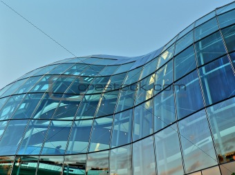 Glass building structure