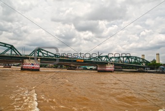 Phra Pok Klao Bridge
