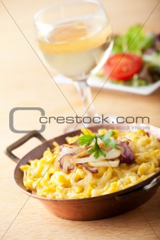 bavarian spaetzle noodles with cheese