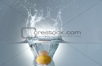 tangerine into water