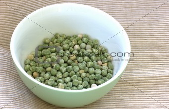 Green pea in bowl