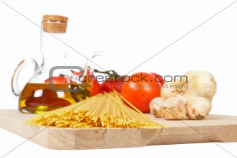 Tomatoes, olive oil, garlic and spaghetti