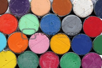 Round oil pastels crayons