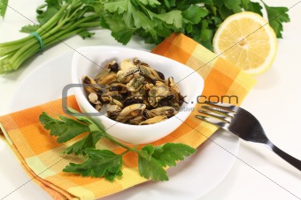 mussels with flat leaf parsley