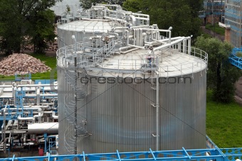 Industrial gas tank