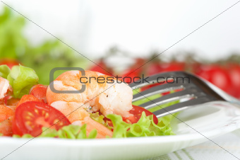 Salad of king prawns