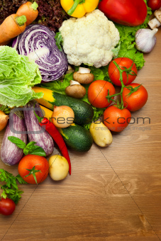 Fresh Organic Vegetables /  on the Wooden Desk