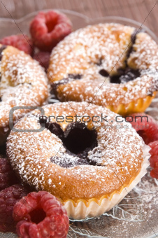Raspberry cookies with fresh fruits
