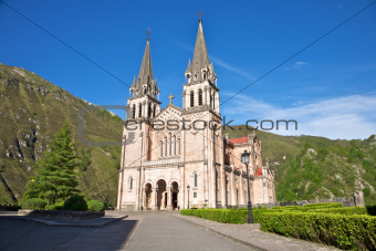facade of Covadonga basilica