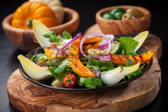 Field salad with grilled pumpkin