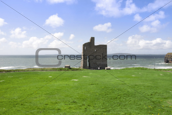 beautiful view of Ballybunion castle and green