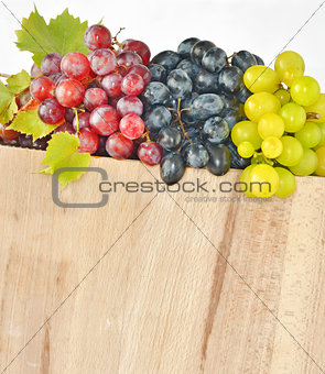 types of grapes on wood