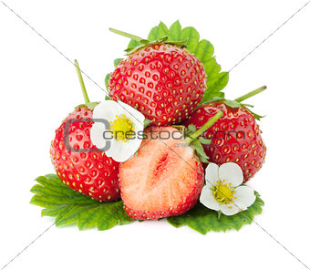 Strawberry fruits with flowers and leaves