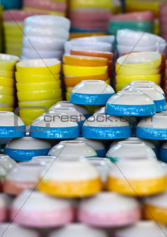 Ceramic color dishes on market