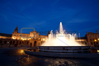 fountain by Plaza de Espana at night