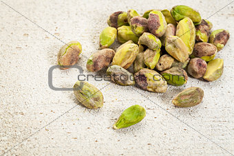 raw pistachio nuts 