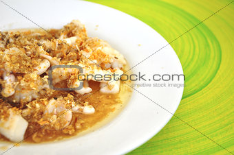 fried squid and garlic thai food