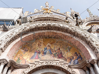 Basilica San Marco; facade particular