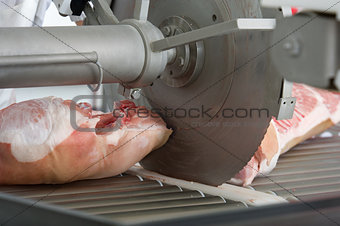 machine for cutting meat