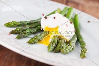 Asparagus with poached egg