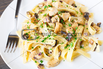 Pasta with chicken and mushroom